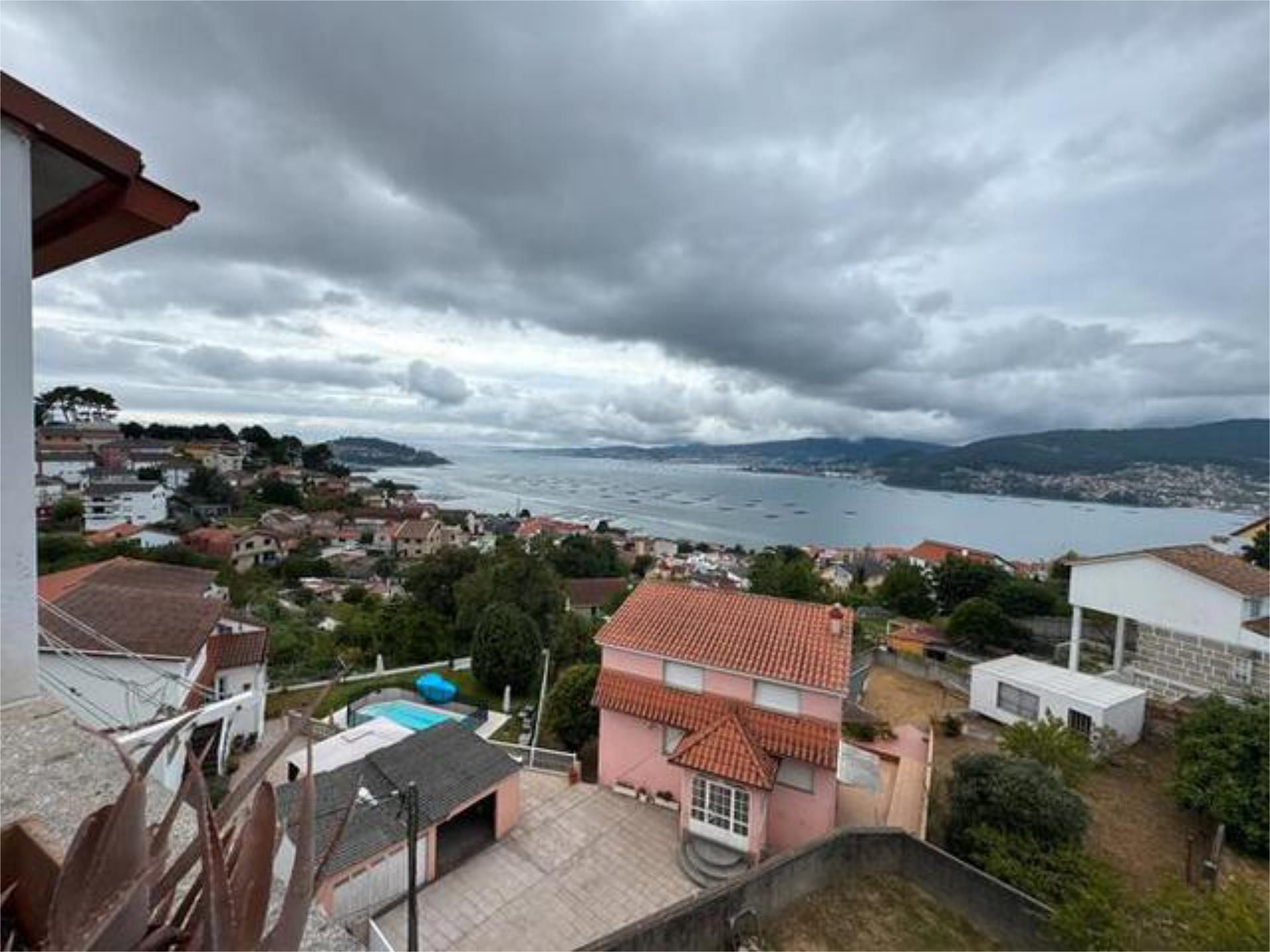 Vista exterior de Pis en venda en Redondela amb Traster i Moblat