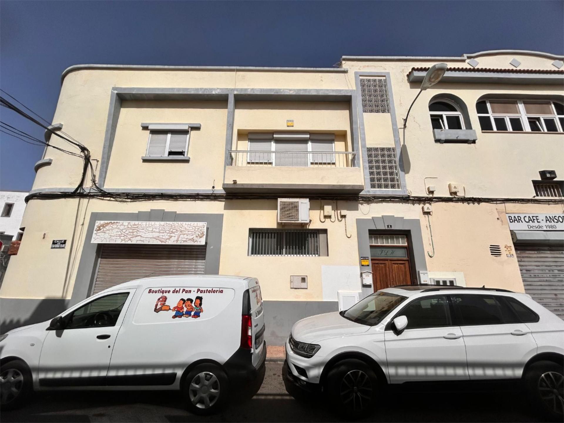 Exterior view of Flat for sale in Santa Lucía de Tirajana  with Terrace and Balcony