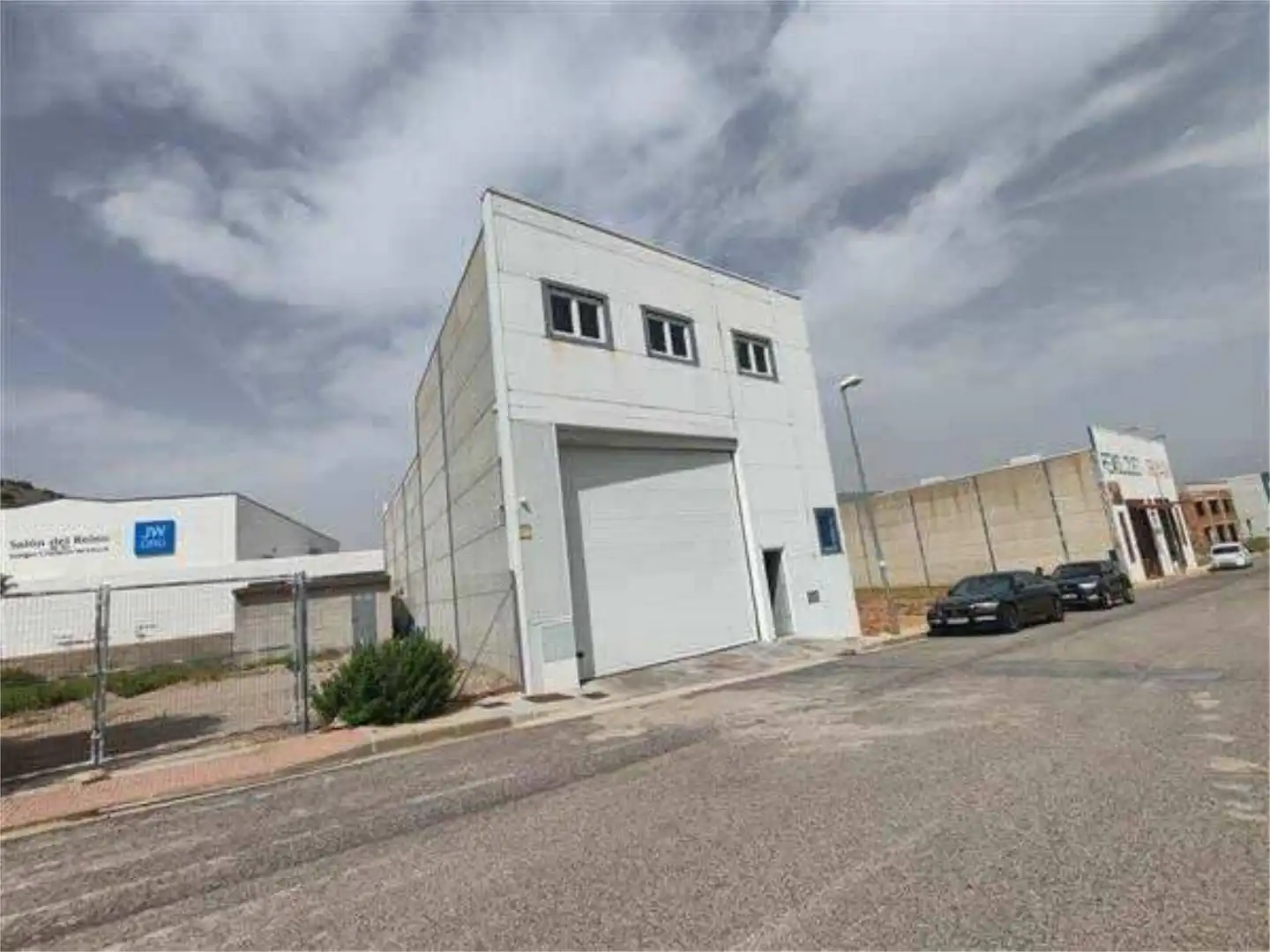 Vista exterior de Nave industrial en venta en Iznalloz