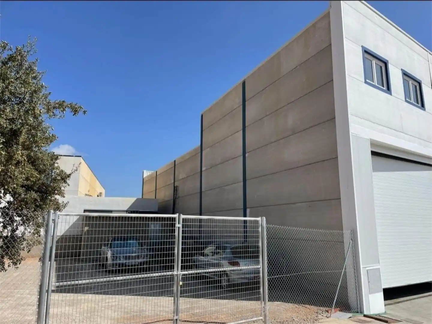 Vista exterior de Nave industrial en venta en Iznalloz