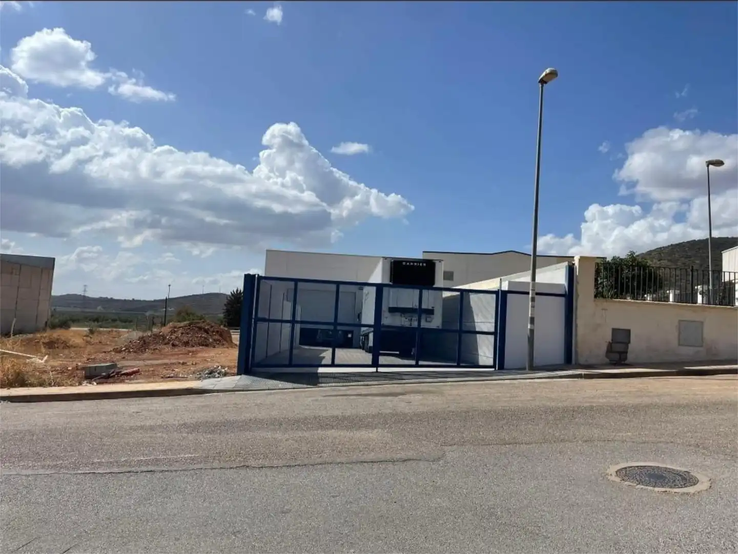Vista exterior de Nave industrial en venta en Iznalloz