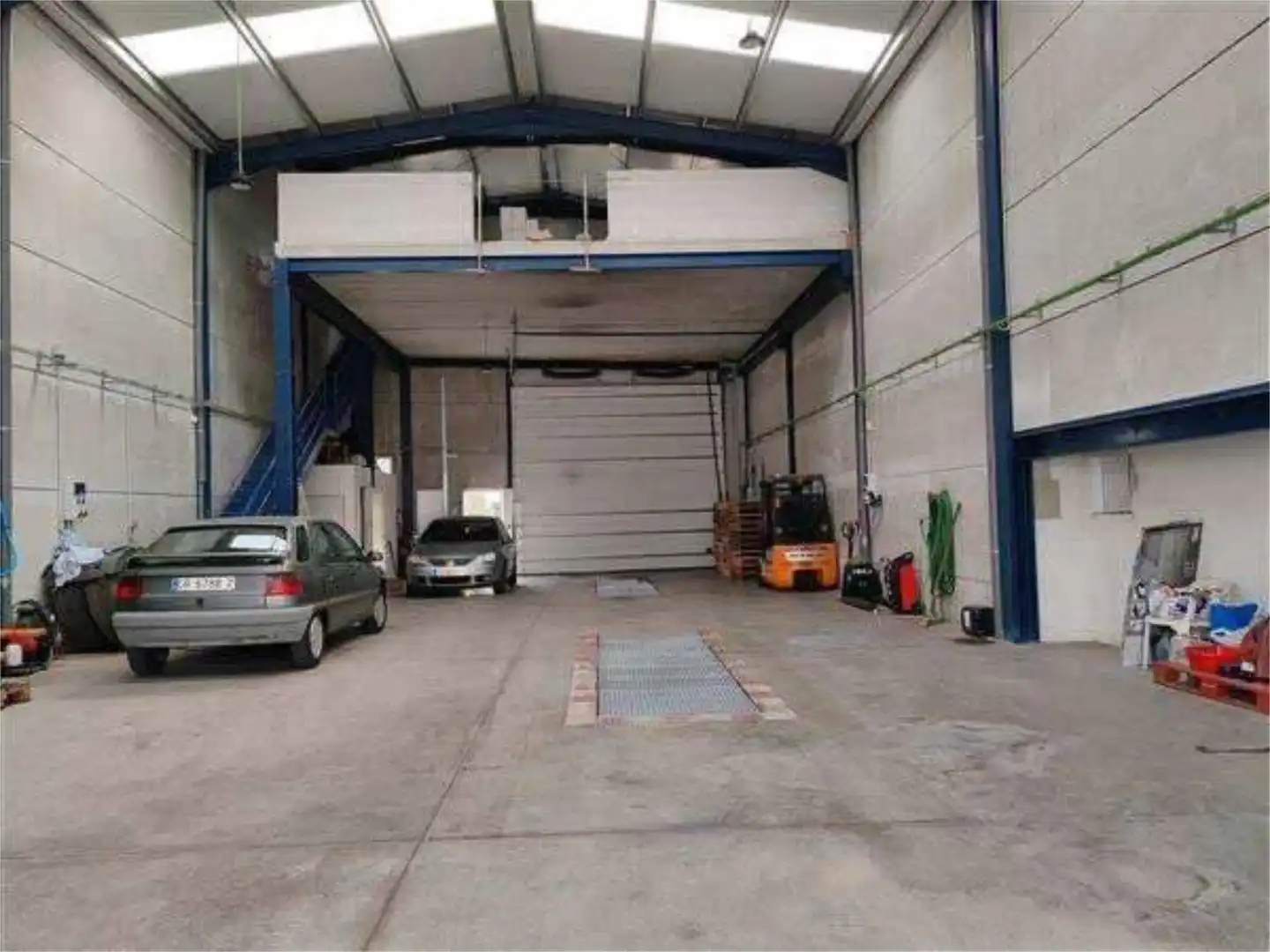 Nave industrial en venta en Iznalloz