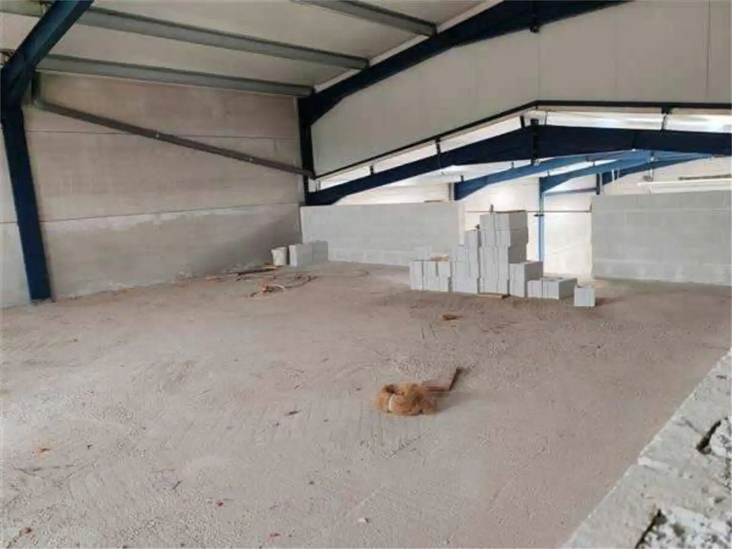 Nave industrial en venta en Iznalloz