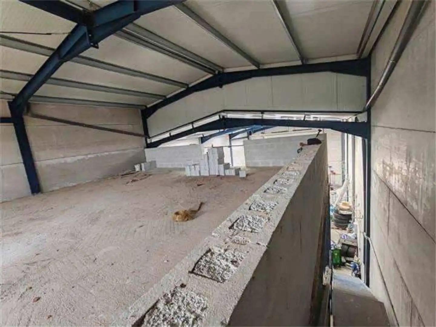 Vista exterior de Nave industrial en venta en Iznalloz