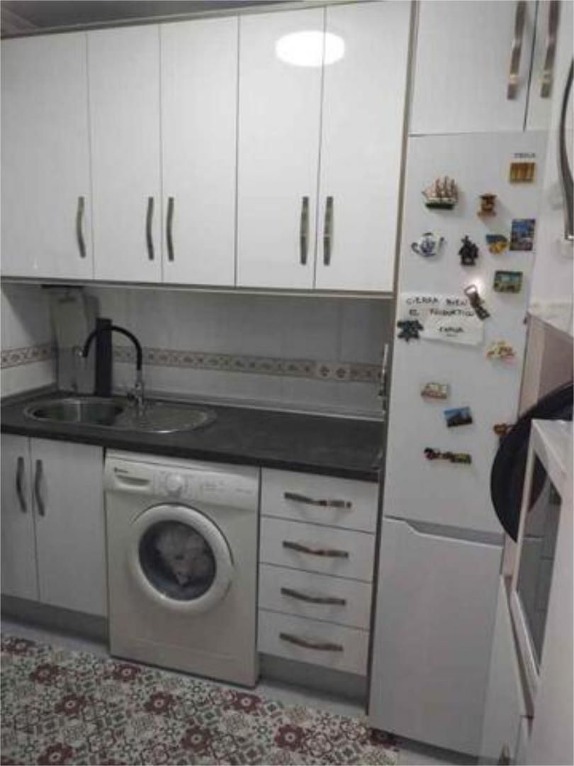 Kitchen of Flat to rent in  Cádiz Capital  with Heating, Terrace and Furnished