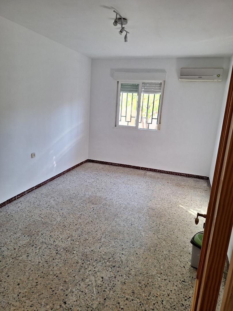 Bedroom of House or chalet to rent in Escalona  with Air Conditioner and Private garden