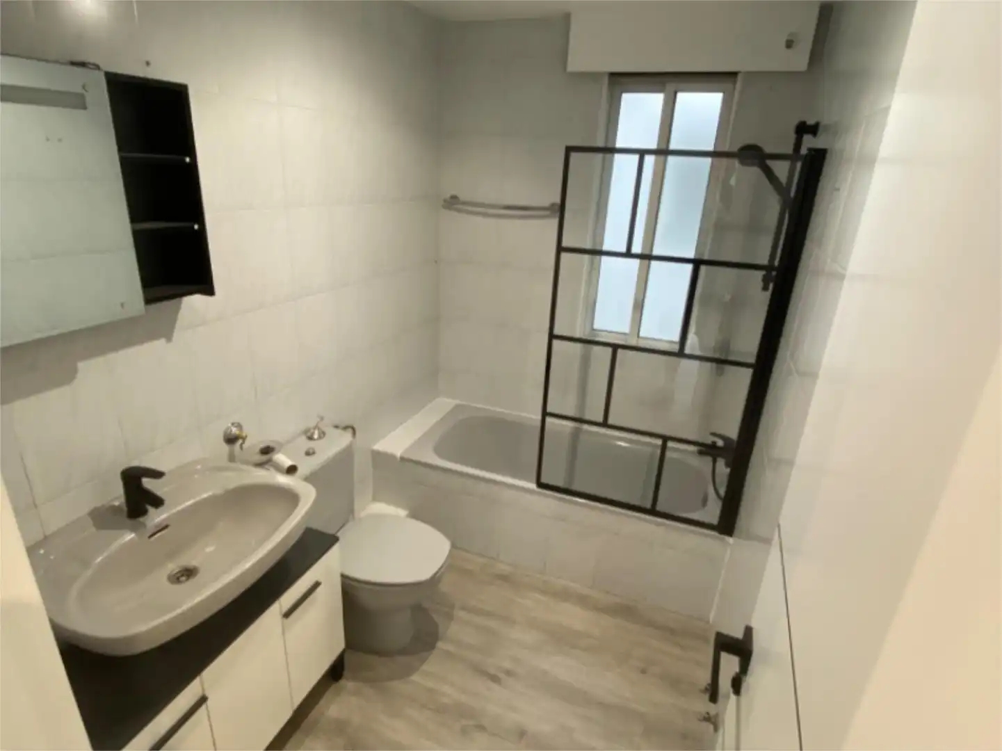 Wohnung zum Verkauf in Rúa Santiago, 124, Recatelo - O Carme Badezimmer von Wohnung zum Verkauf in Lugo Capital mit Schwimmbad
