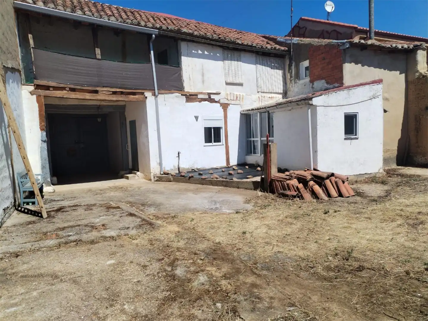 Vista exterior de Pis en venda en San Pedro de Ceque amb Calefacció, Traster i Balcó