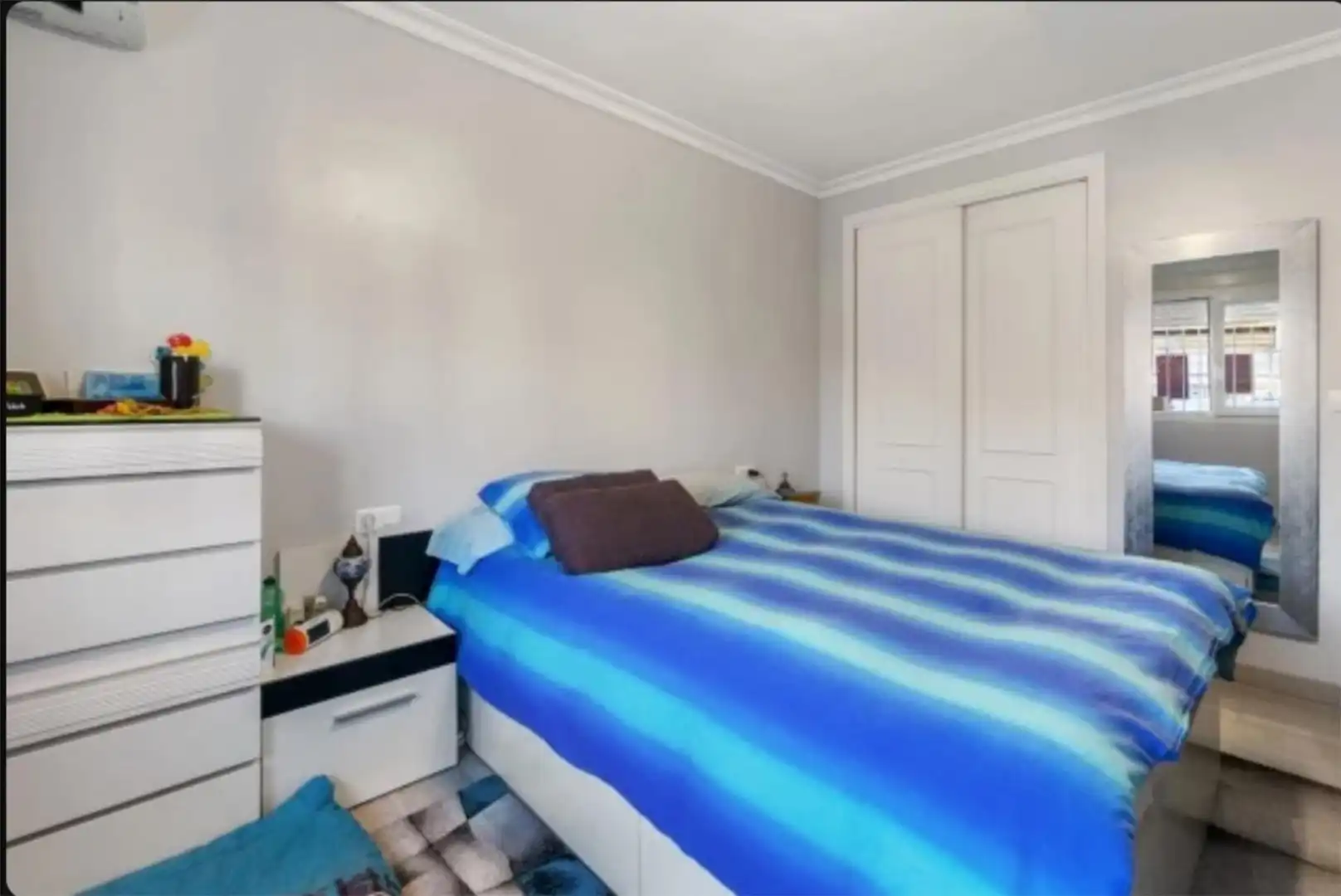 Casa adosada en venta en Calle Argolidas, 2, Aguas Nuevas Habitación de Casa adosada en venta en Torrevieja con Aire acondicionado y Terraza