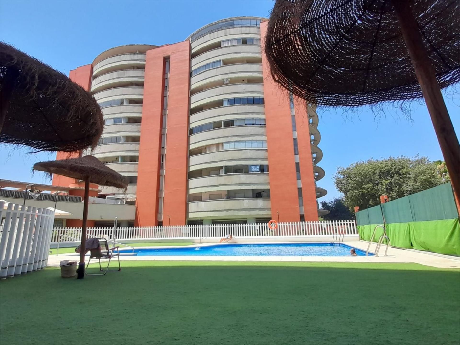 Swimming pool of Flat to rent in  Sevilla Capital  with Air Conditioner, Terrace and Swimming Pool