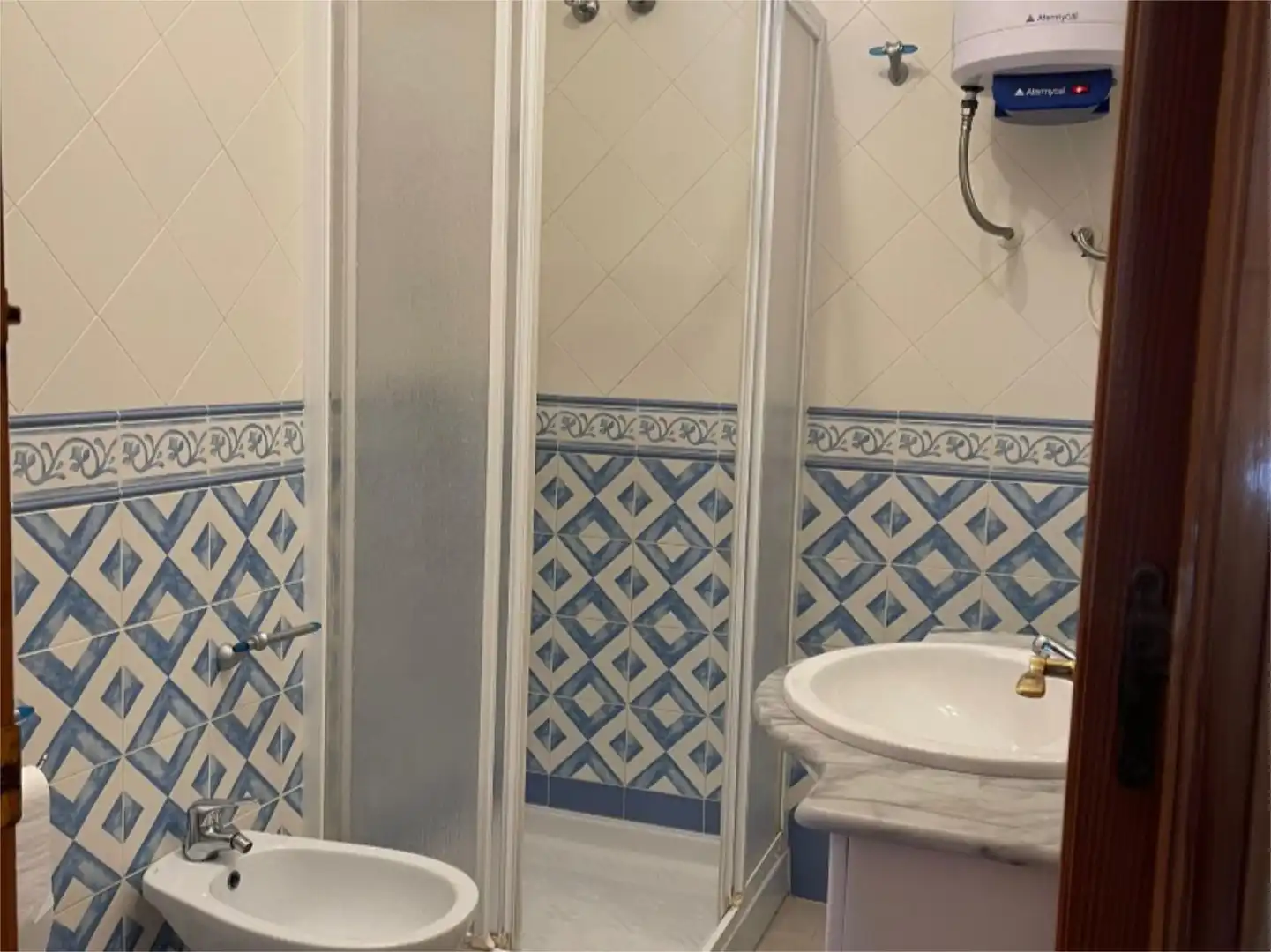 Badezimmer von Wohnung zur Miete in Nerja mit Klimaanlage, Heizung und Möbliert