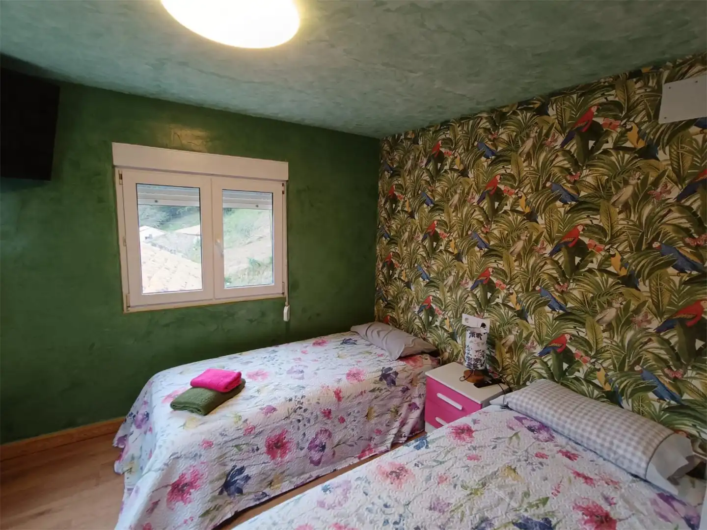 Casa o xalet de lloguer a Caserio Llanuamieva, 105, Vibaña - Ardisana - Caldueño Dormitori de Casa o xalet de lloguer en Llanes amb Calefacció, Jardí privat i Parquet