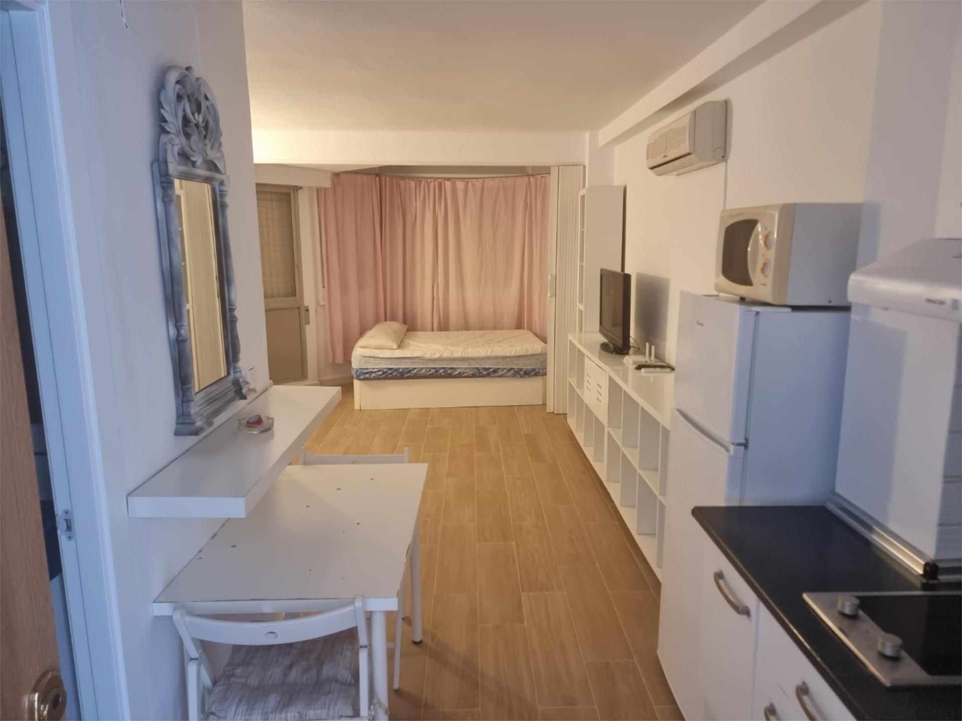 Estudi de lloguer a Calle Gabarra, 4, Centro
