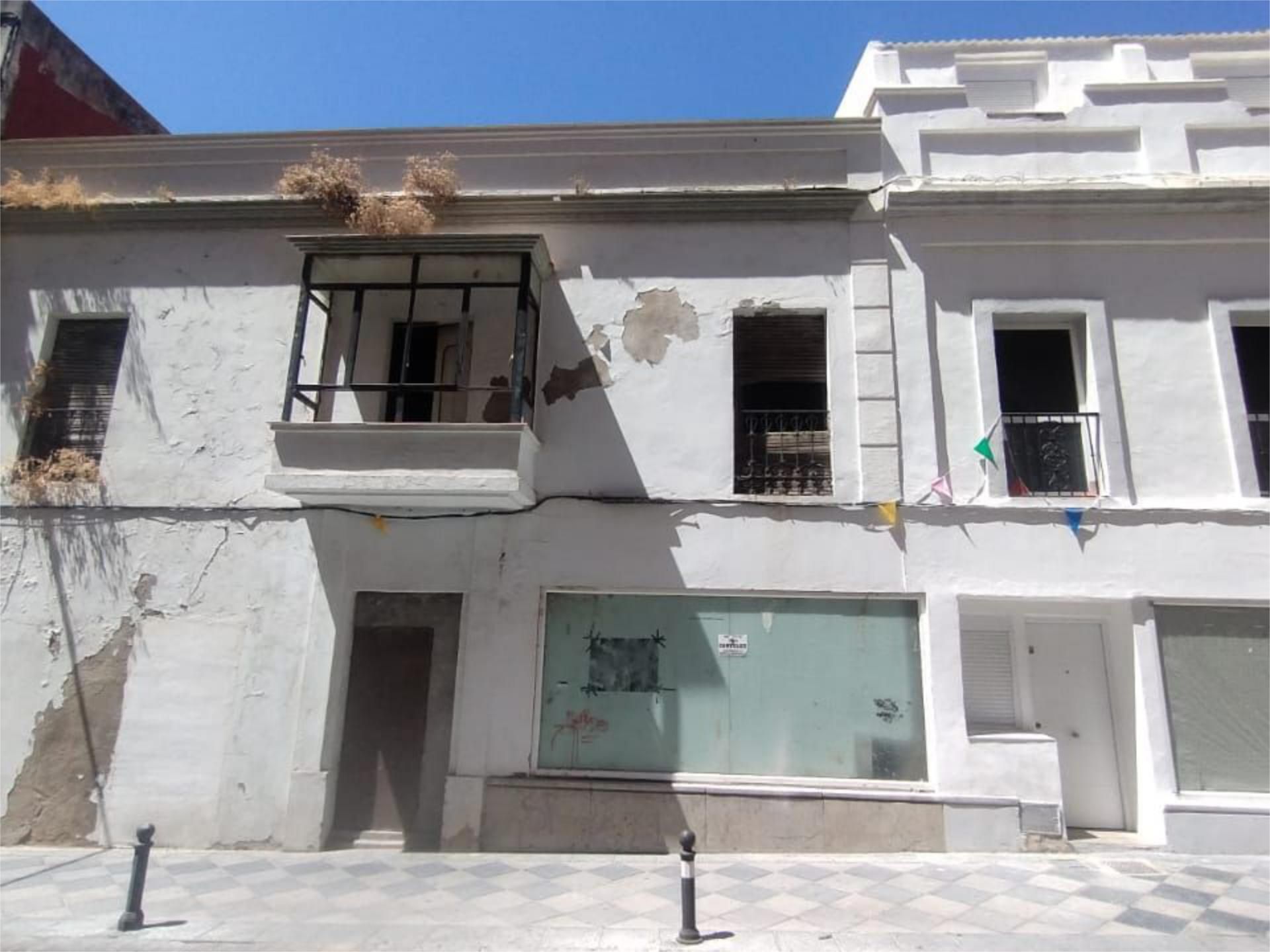 Vista exterior de Casa o xalet en venda en Algeciras amb Balcó