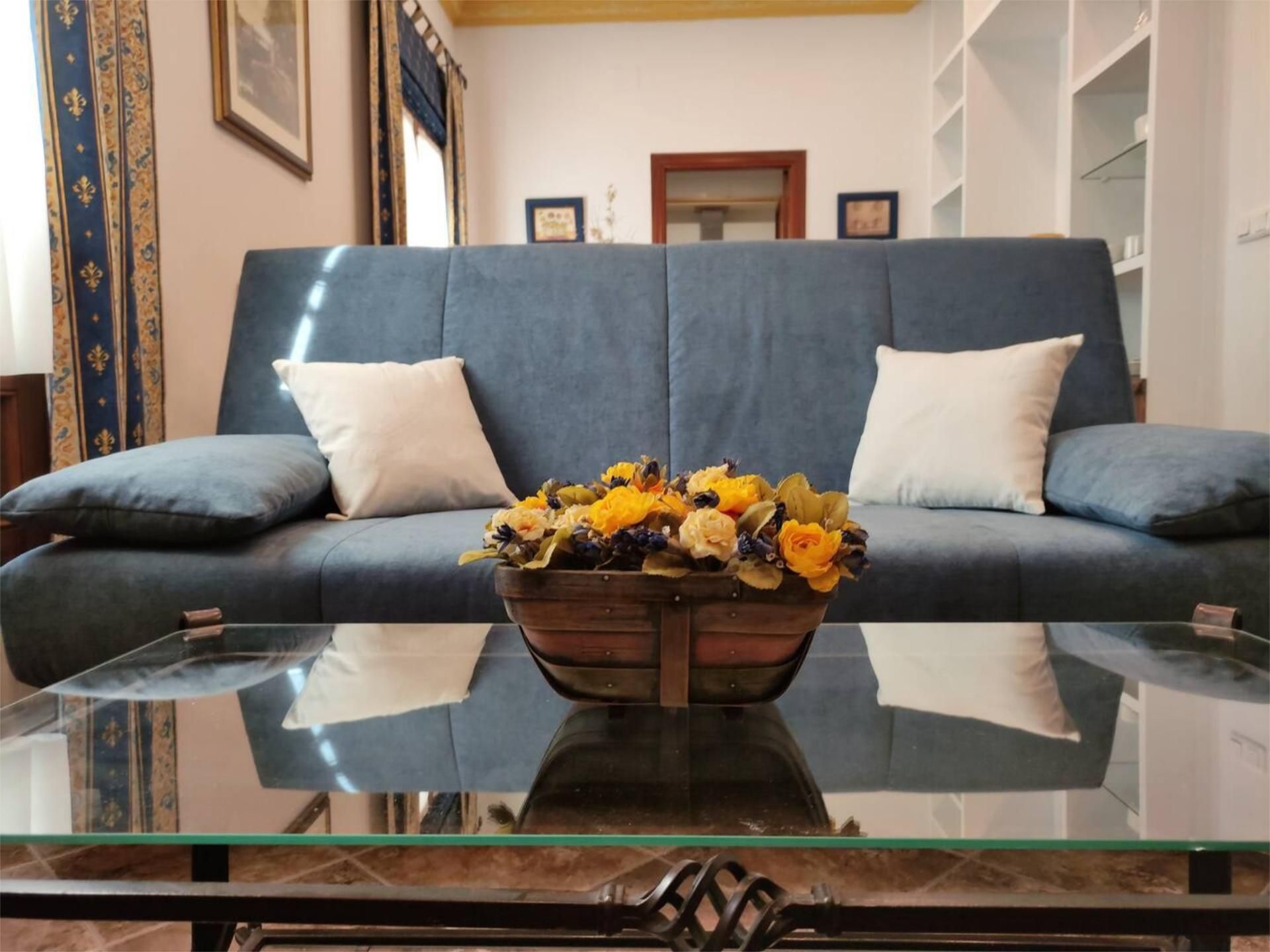 Living room of Duplex to rent in Carmona  with Air Conditioner, Heating and Furnished