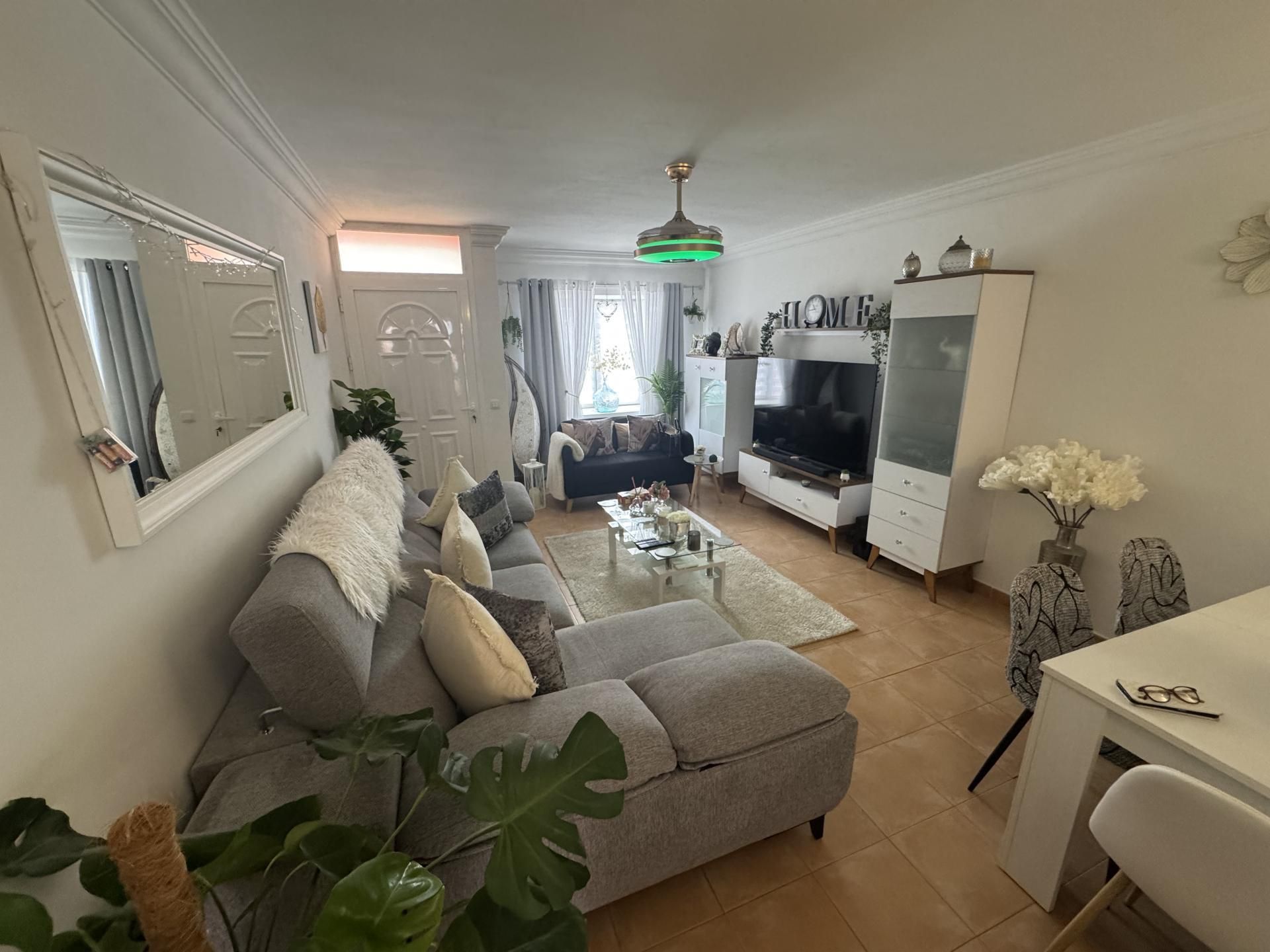 Living room of Flat for sale in Antigua  with Terrace, Furnished and Community parking