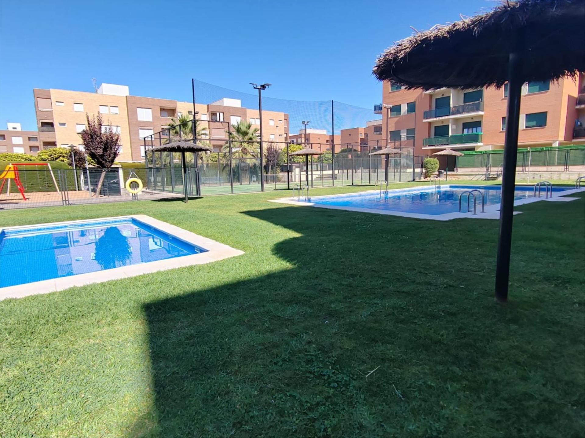 Piscina de Pis de lloguer en Mérida amb Aire condicionat, Calefacció i Terrassa