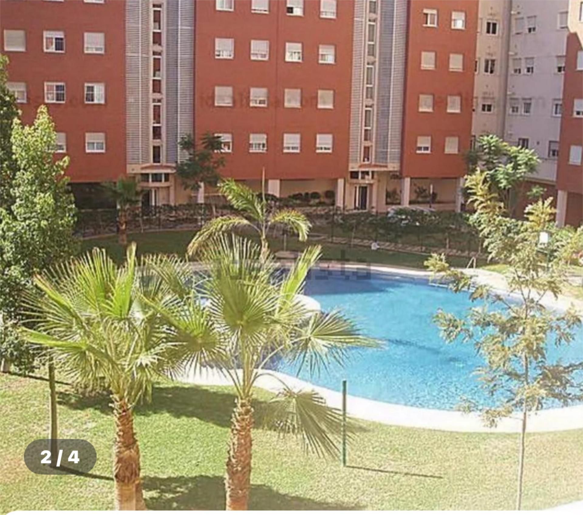 Swimming pool of Flat to share in Málaga Capital  with Parquet flooring, Swimming Pool and Furnished