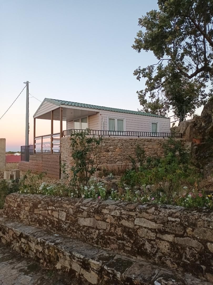 Vista exterior de Casa o xalet en venda en Barruecopardo amb Aire condicionat, Calefacció i Terrassa