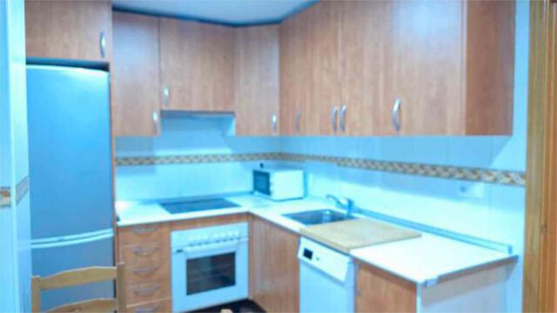 Cocina de Piso de alquiler en Navalmoral de la Mata con Calefacción, Terraza y Amueblado