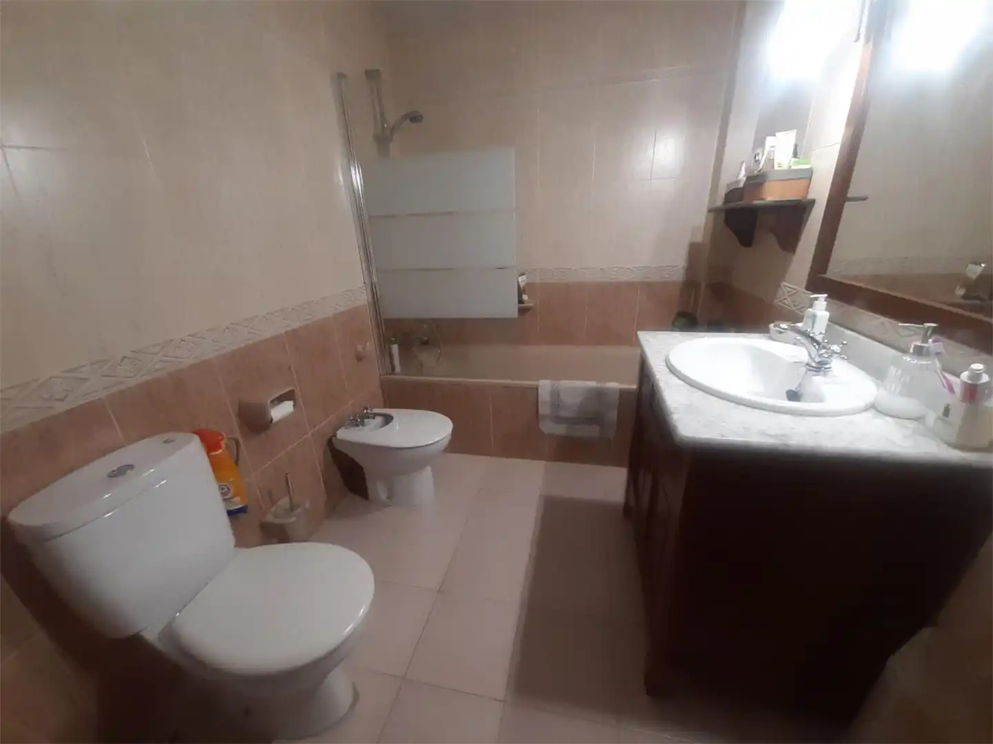 Houses for sale in Calle de José Macón, 32, San Roque - Ronda Norte Bathroom of Houses for sale in Badajoz Capital with Air Conditioner, Terrace and Balcony