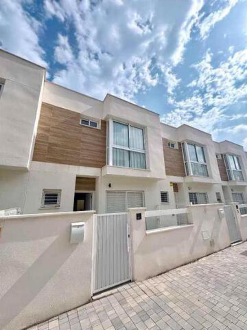 Exterior view of Single-family semi-detached for sale in San Fernando