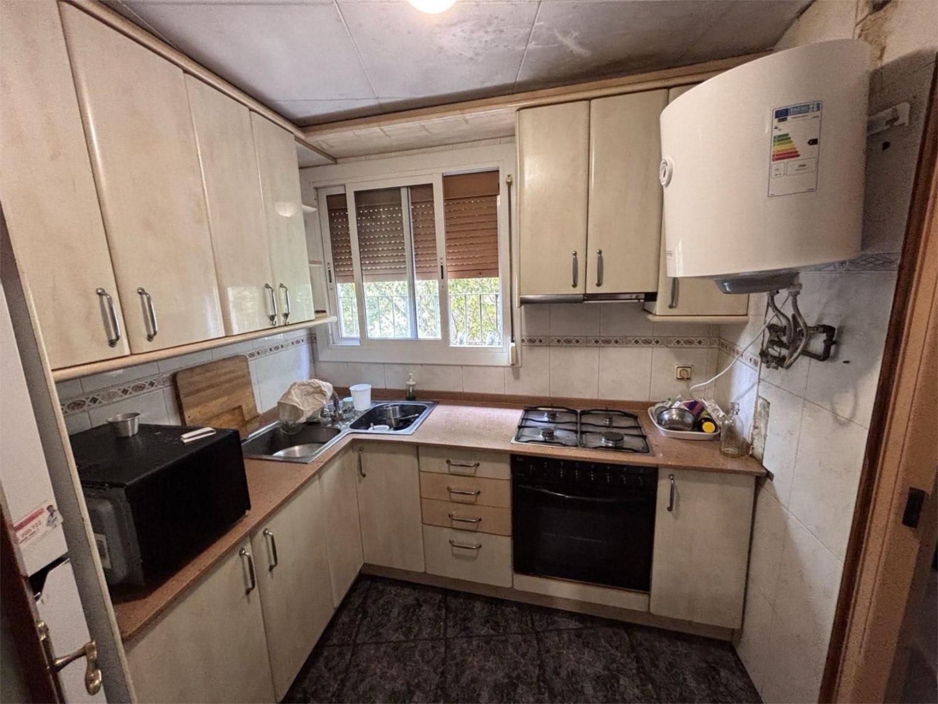 Kitchen of Flat for sale in Santa Coloma de Gramenet  with Air Conditioner