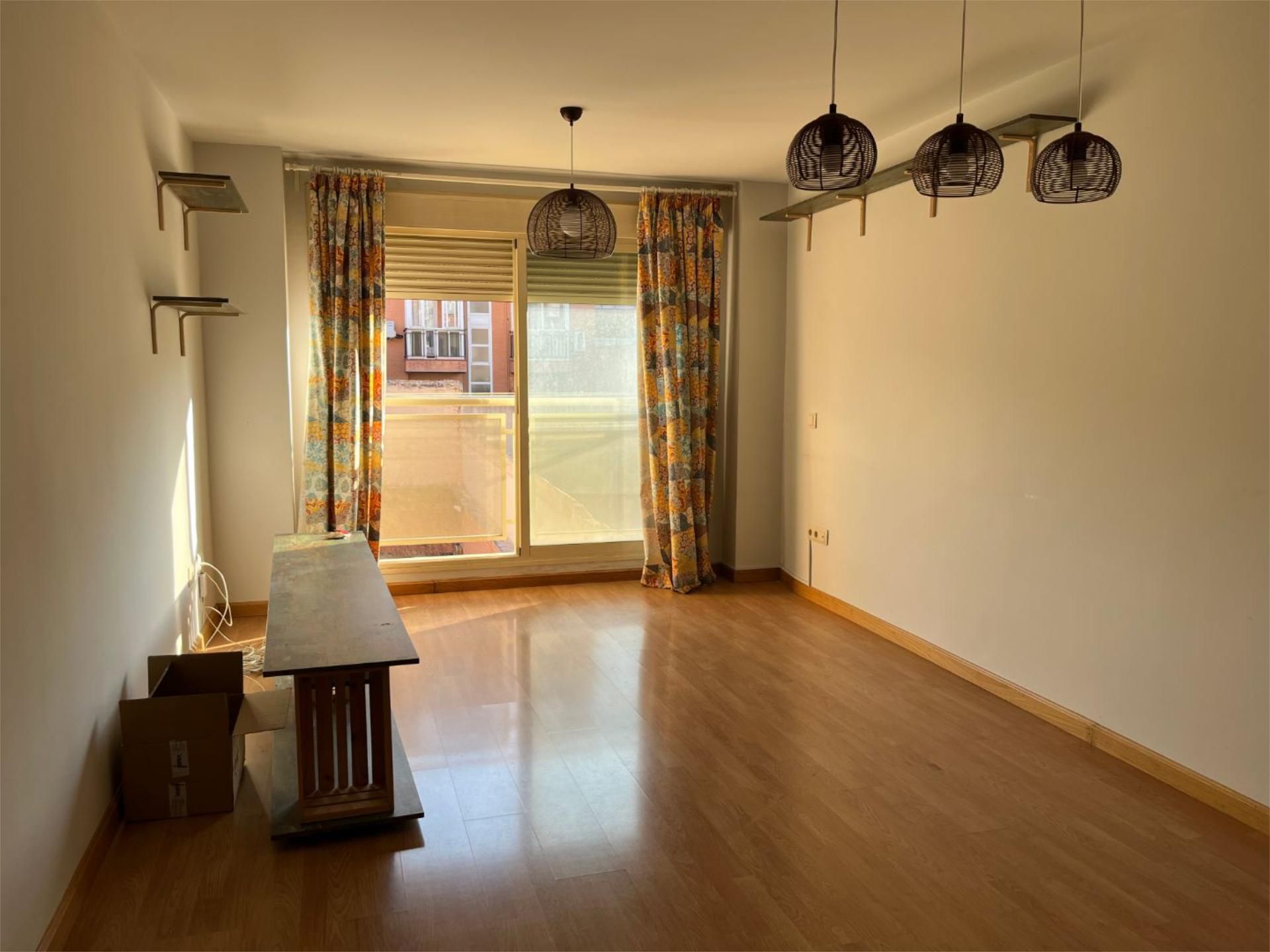 Living room of Flat to rent in  Madrid Capital  with Air Conditioner and Balcony