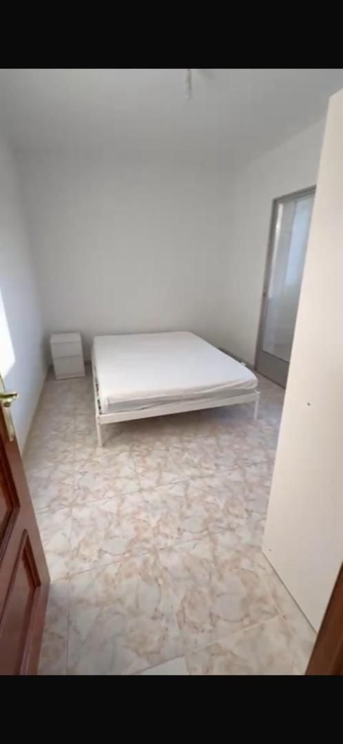 Bedroom of Flat to share in Alcalá de Henares  with Air Conditioner, Heating and Parquet flooring