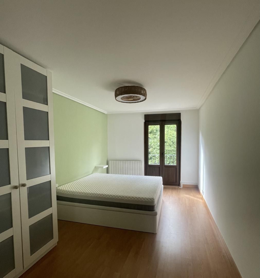 Bedroom of Flat to rent in  Pamplona / Iruña  with Balcony