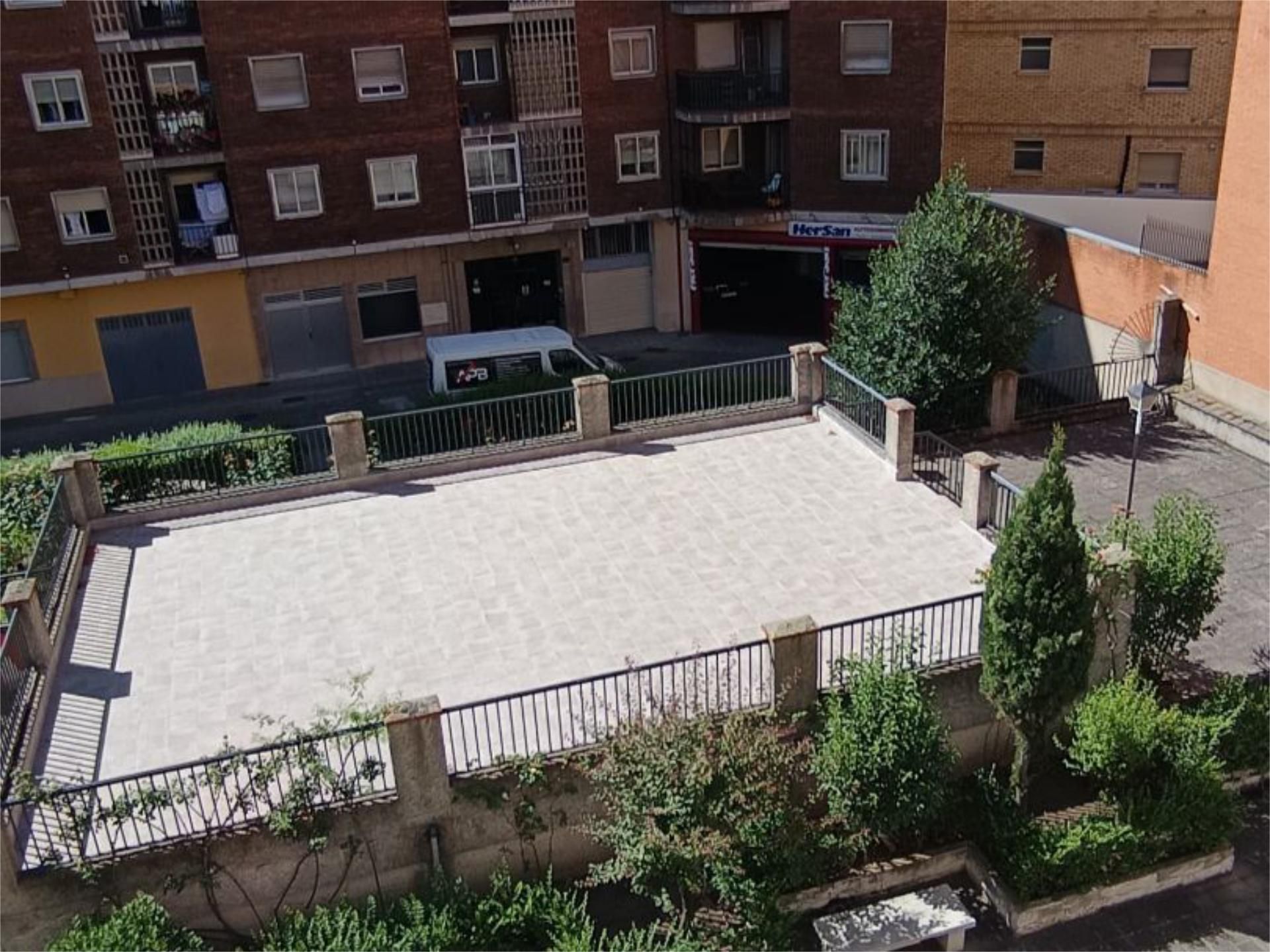 Vista exterior de Pis de lloguer en Salamanca Capital amb Balcó