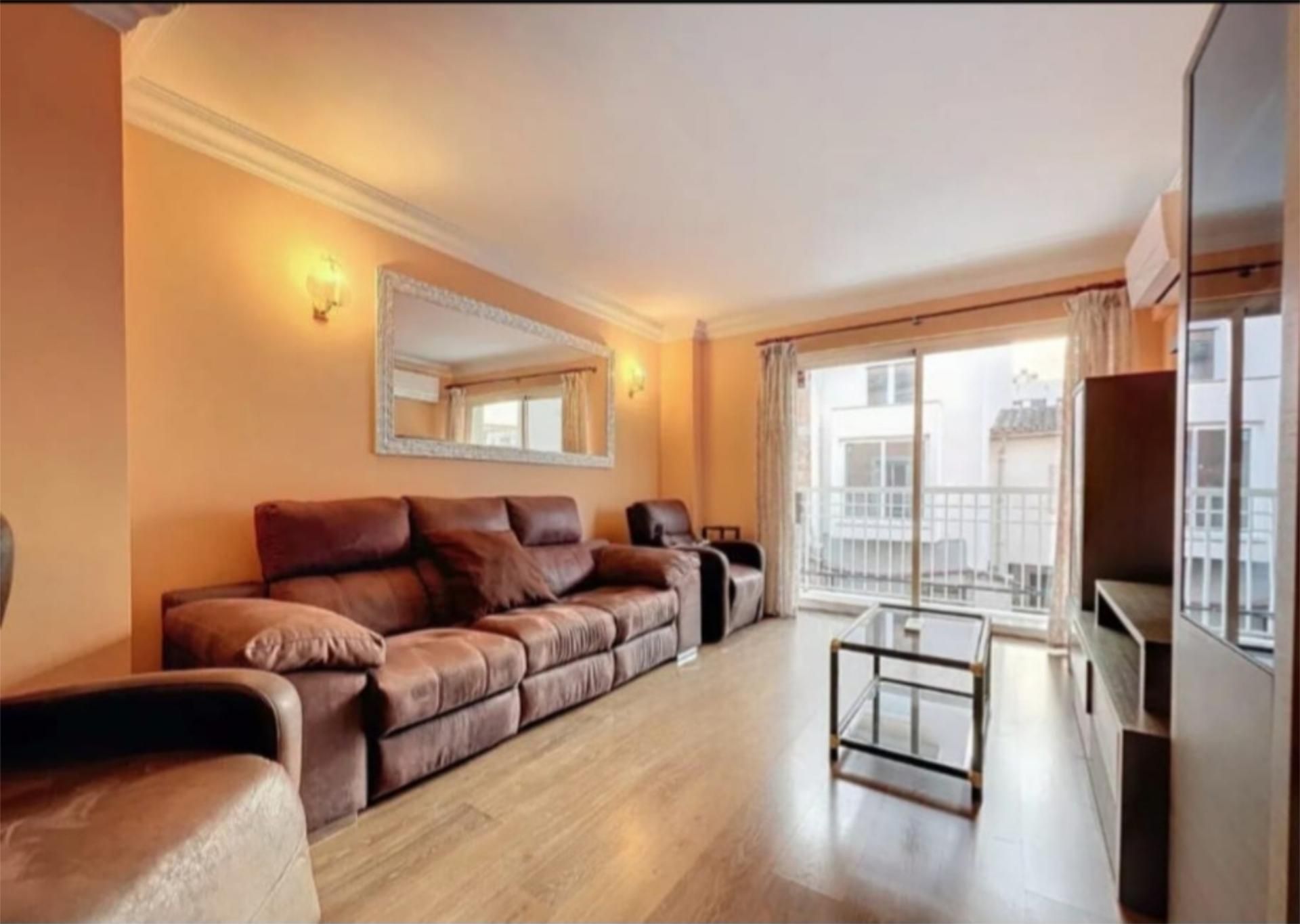 Living room of Flat to share in  Palma de Mallorca  with Air Conditioner, Heating and Parquet flooring