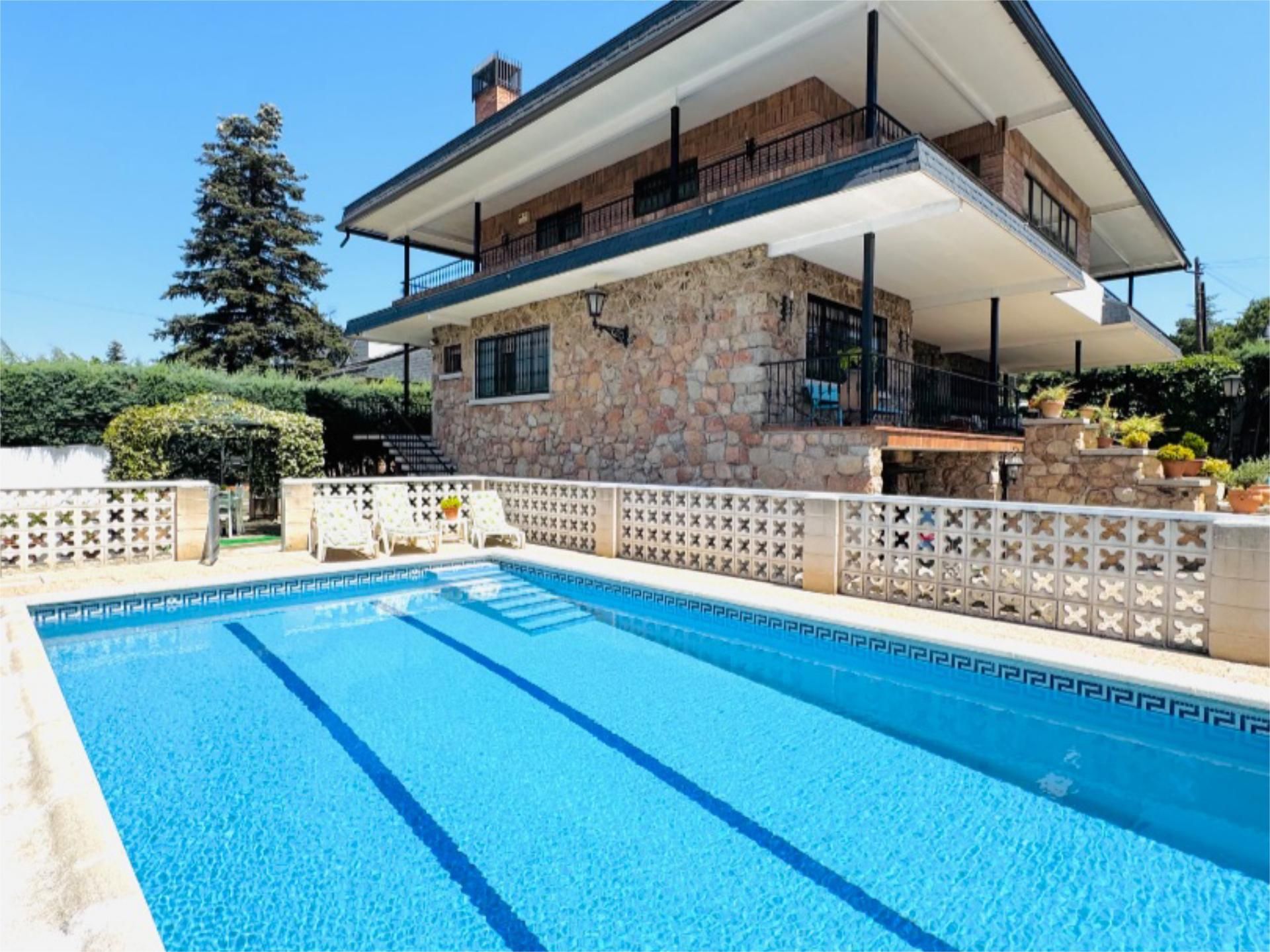 Piscina de Casa o xalet en venda en Galapagar amb Calefacció, Jardí privat i Terrassa