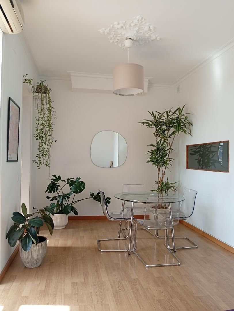 Dining room of Flat to share in  Barcelona Capital  with Air Conditioner, Parquet flooring and Furnished