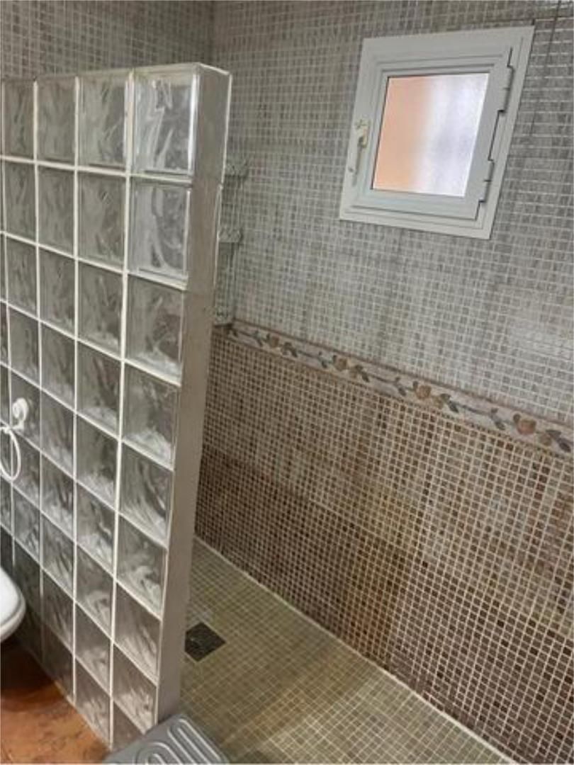 Bathroom of Flat to rent in Utrera  with Storage room