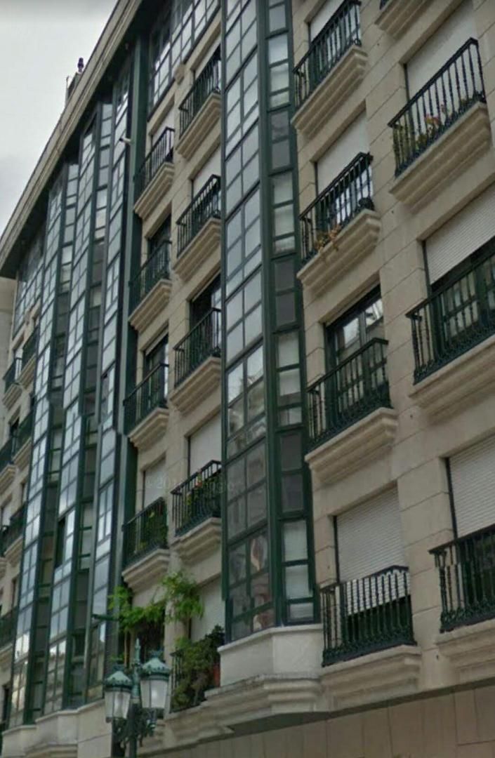 Vista exterior de Pis en venda en Vigo  amb Balcó