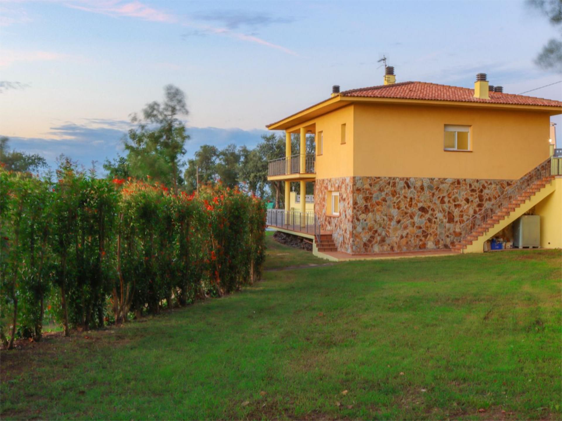 Vista exterior de Casa o xalet en venda en Fogars de la Selva amb Calefacció, Jardí privat i Traster