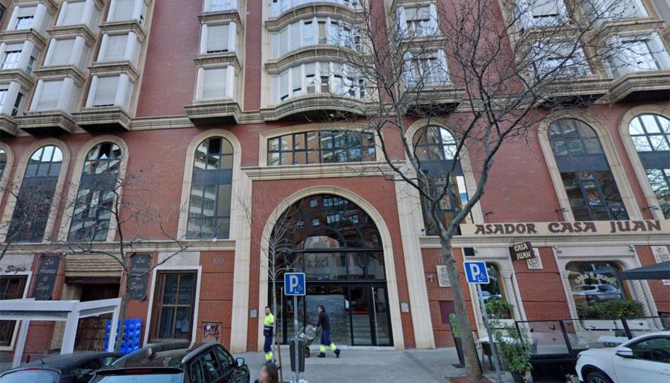 Photo 1 of Garage to rent in Calle de la Infanta Mercedes, 109, Castillejos - Cuzco, Madrid