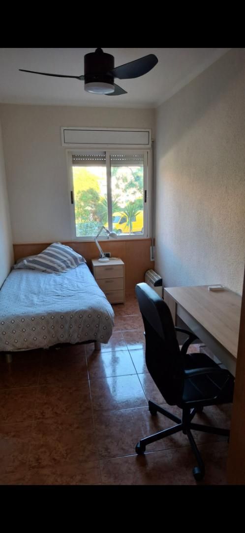 Bedroom of Flat to share in  Tarragona Capital  with Furnished, Oven and Washing machine