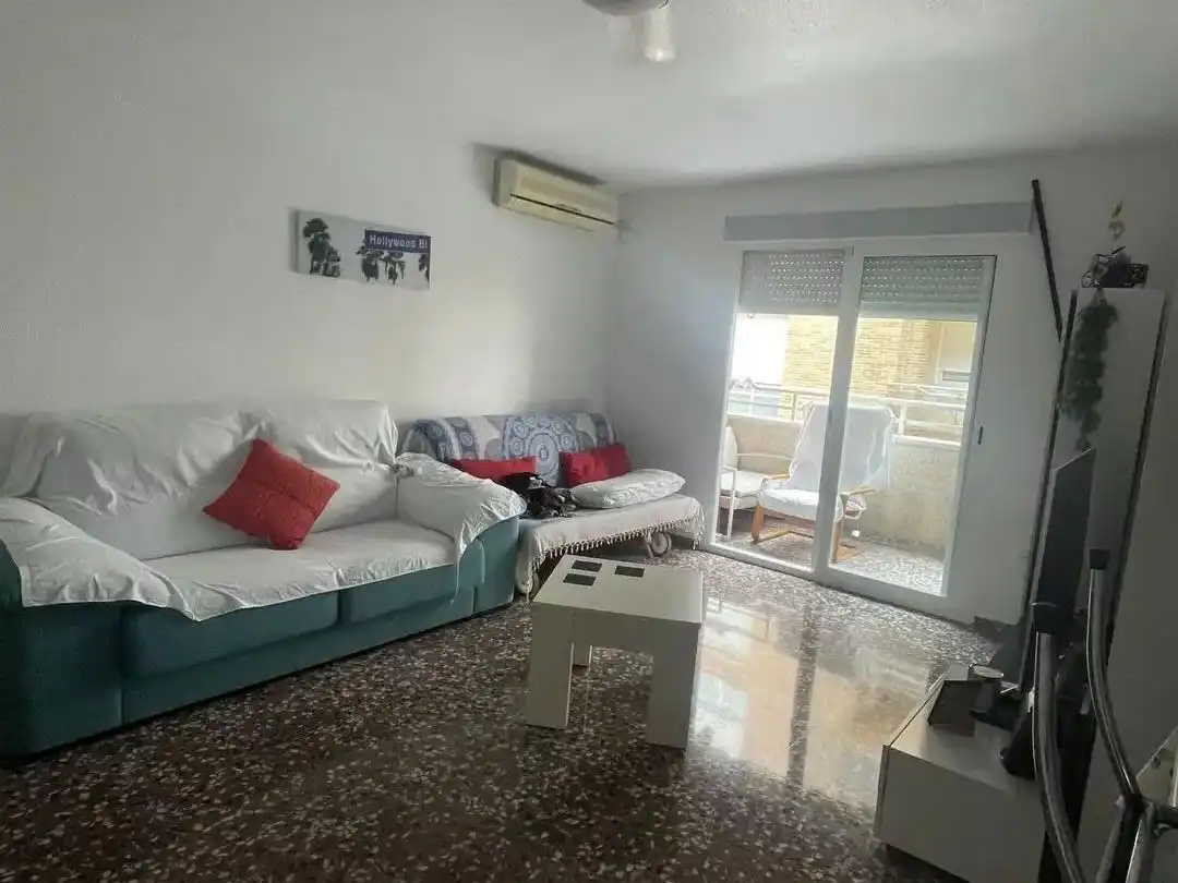 Habitació a Carretera de la Fuensanta, 66, San Benito - Patiño Habitació a Carretera de la Fuensanta, 66, San Benito - Patiño