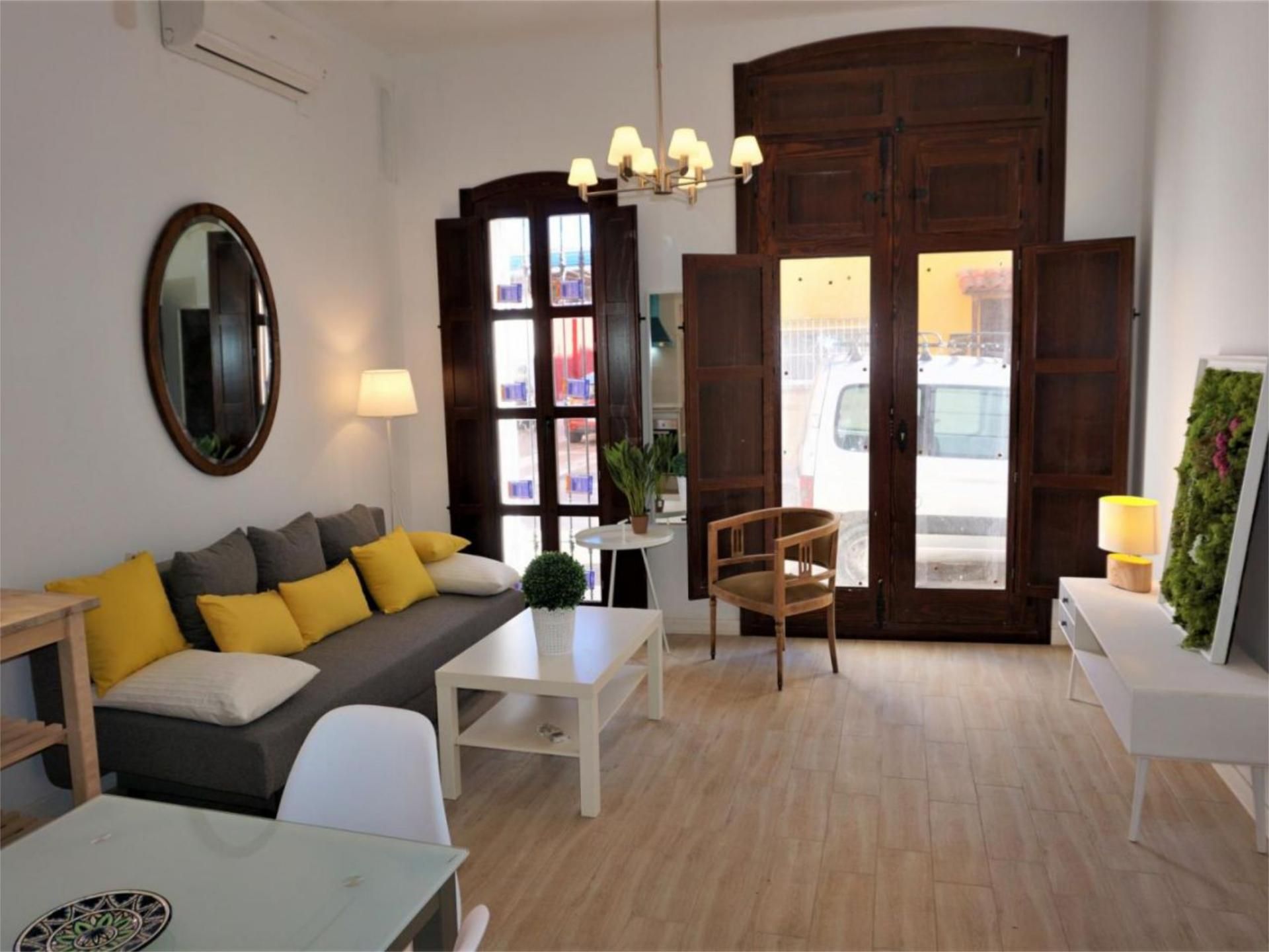 Sala d'estar de Local de lloguer en  Valencia Capital amb Aire condicionat i Moblat