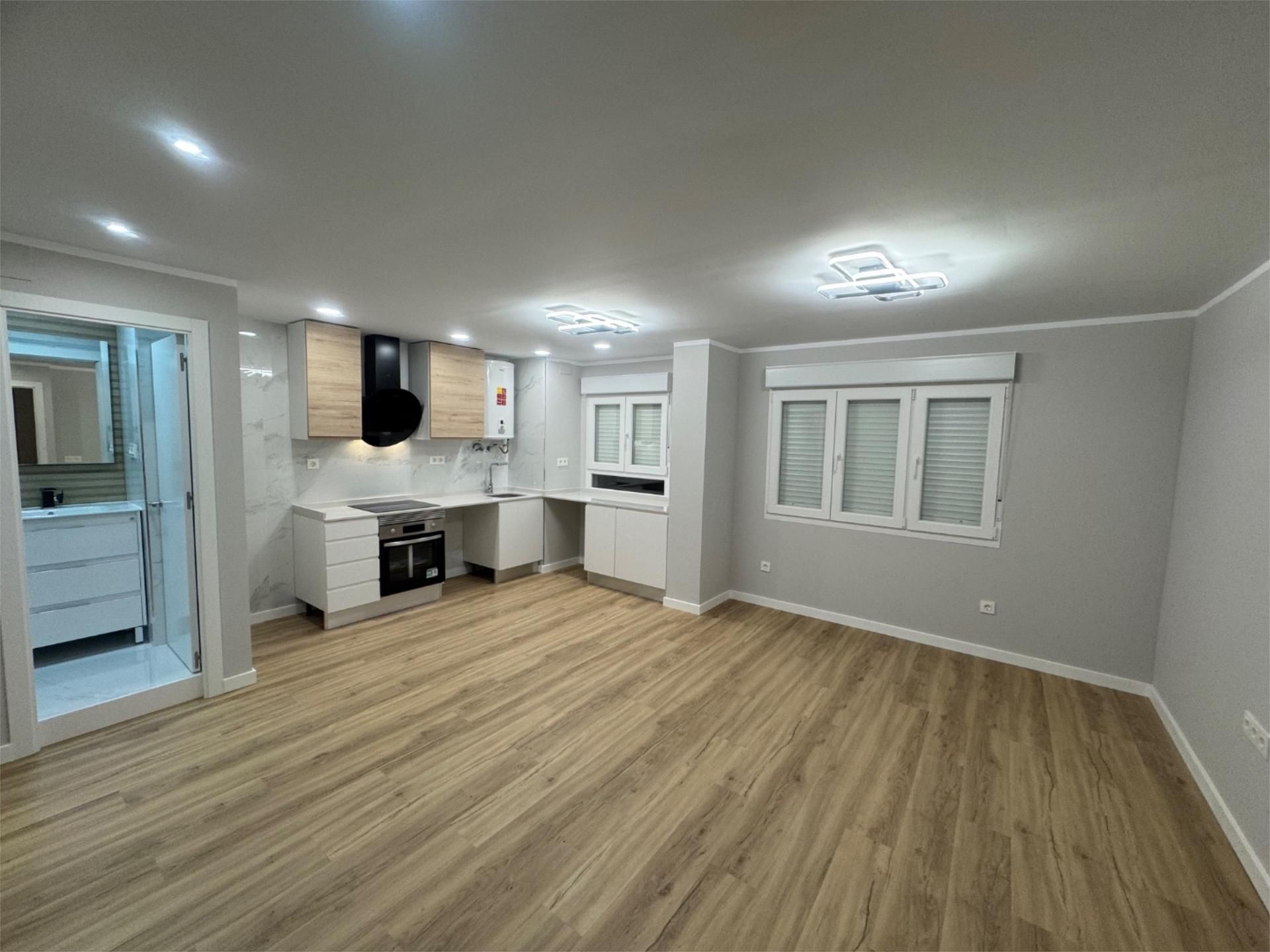 Cocina de Piso en venta en Gijón  con Parquet y Balcón