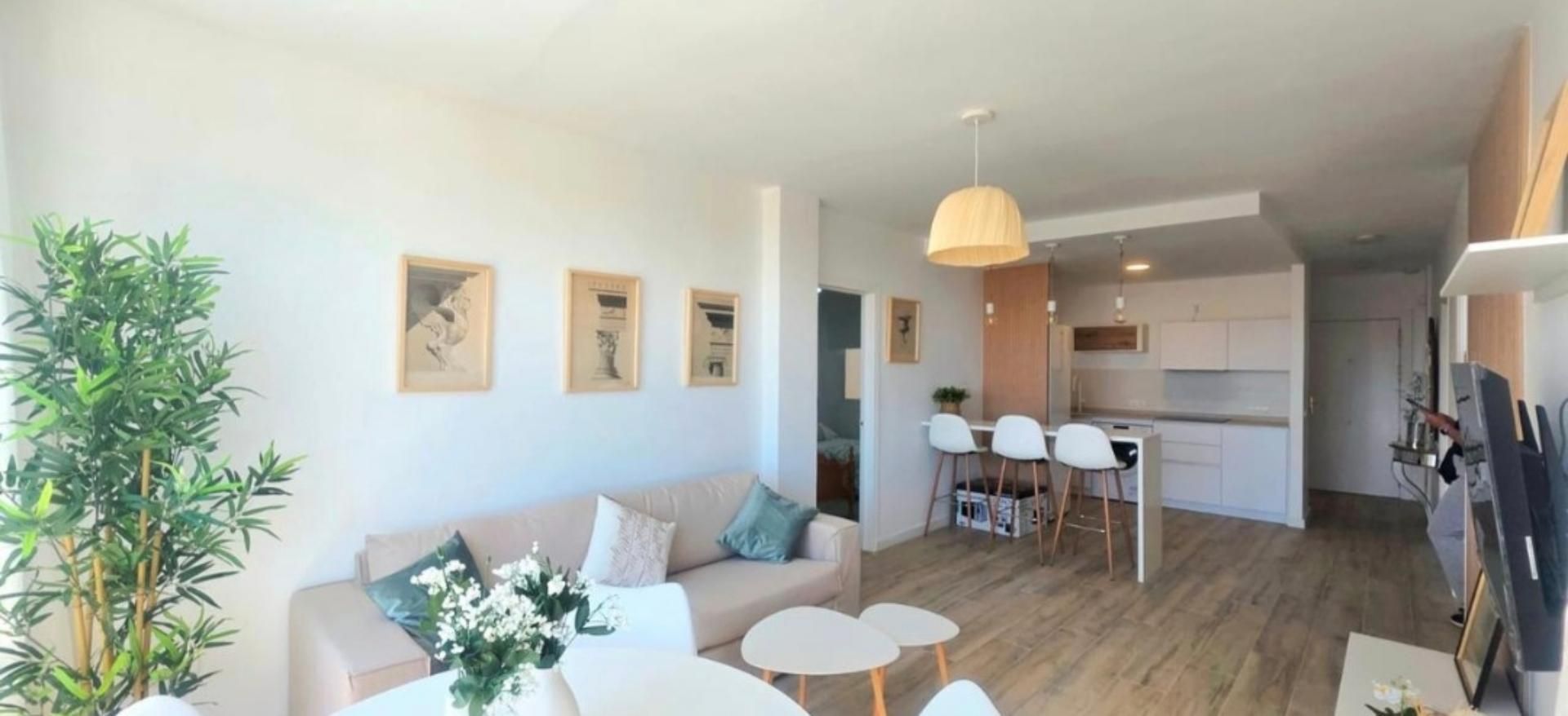 Sala de estar de Piso de alquiler en  Madrid Capital con Aire acondicionado, Calefacción y Trastero