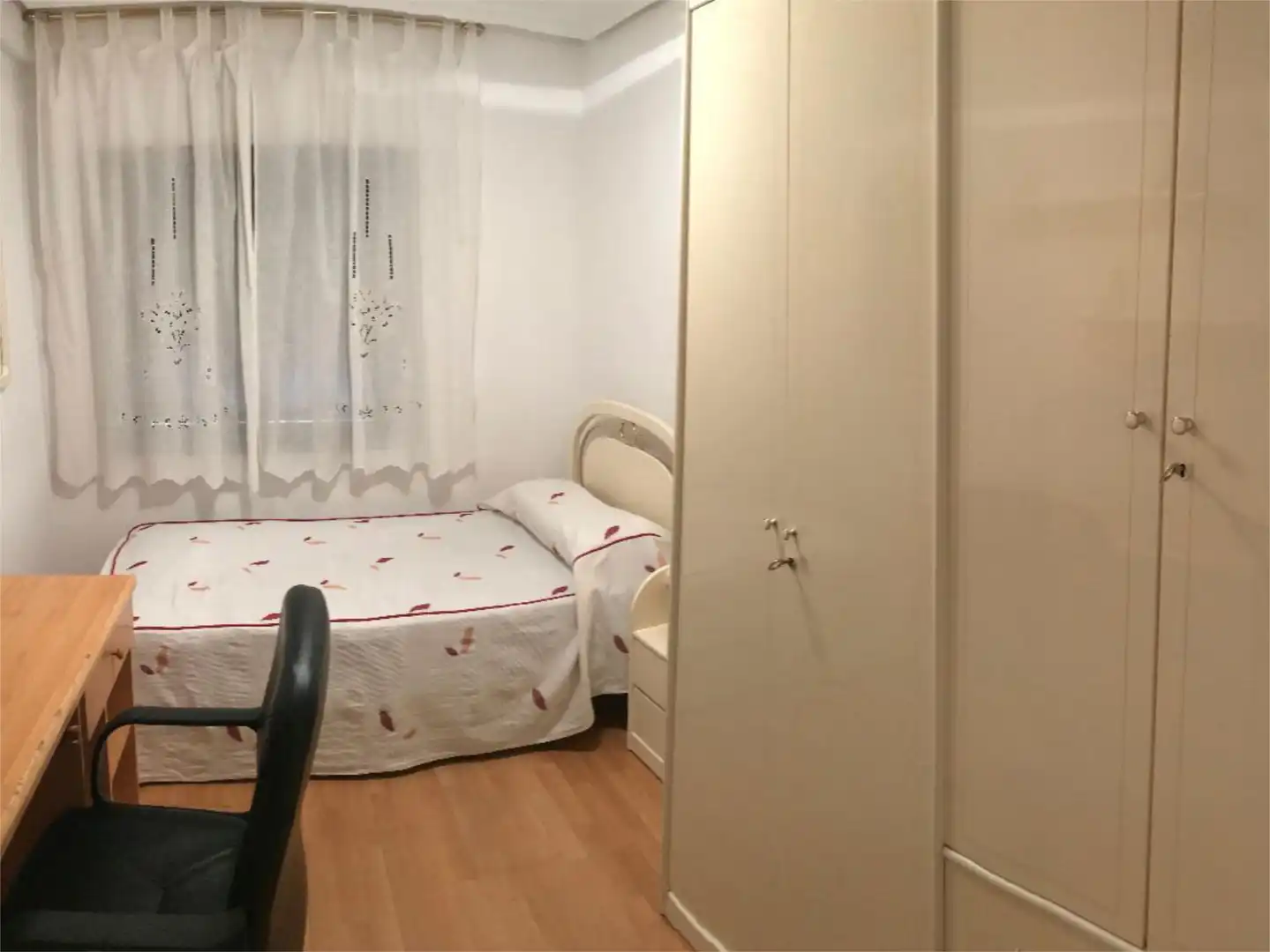 Habitación de Piso de alquiler en Cuenca con Calefacción, Parquet y Terraza