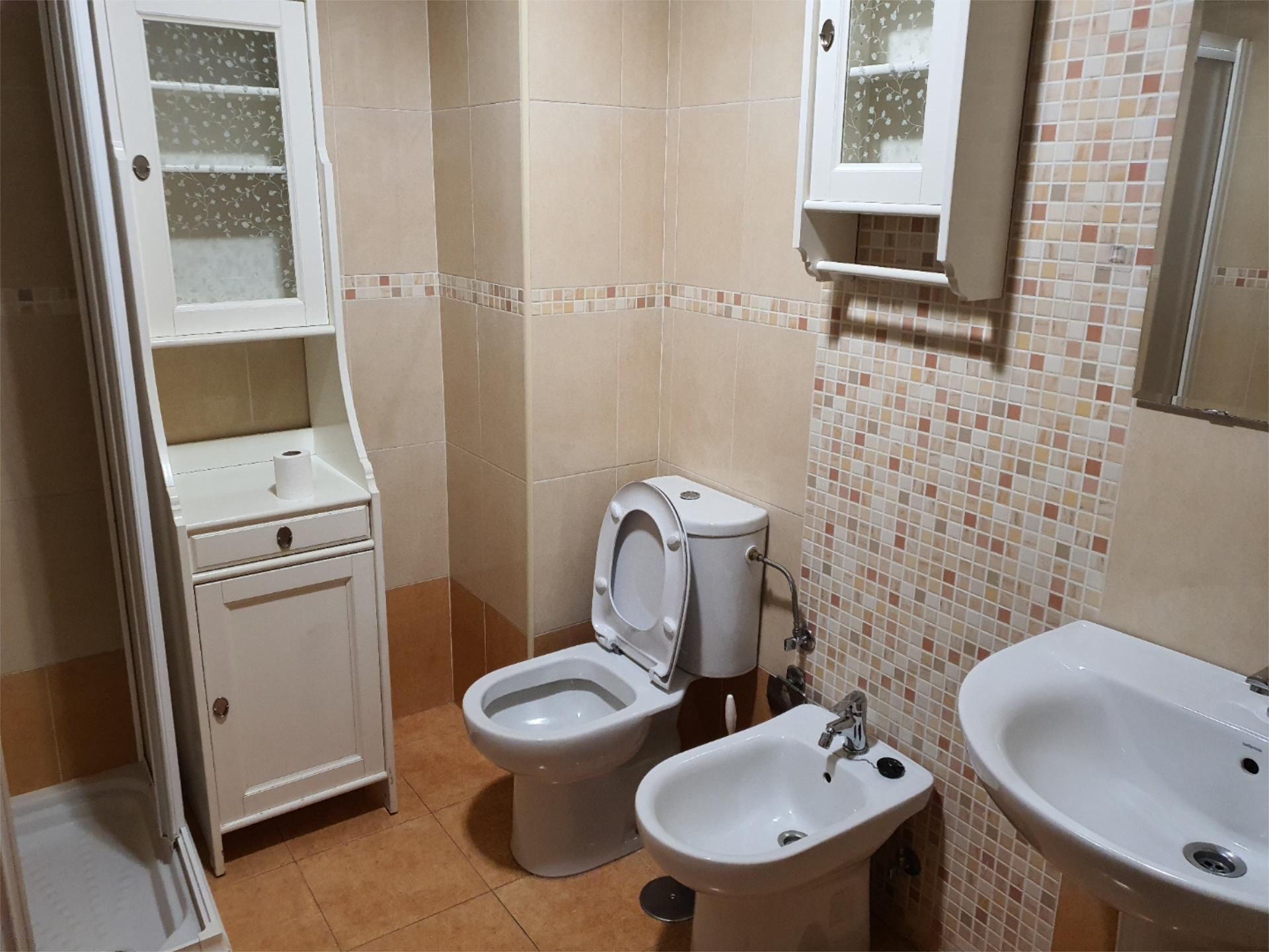 Bathroom of Flat to rent in Armilla  with Heating, Furnished and Balcony