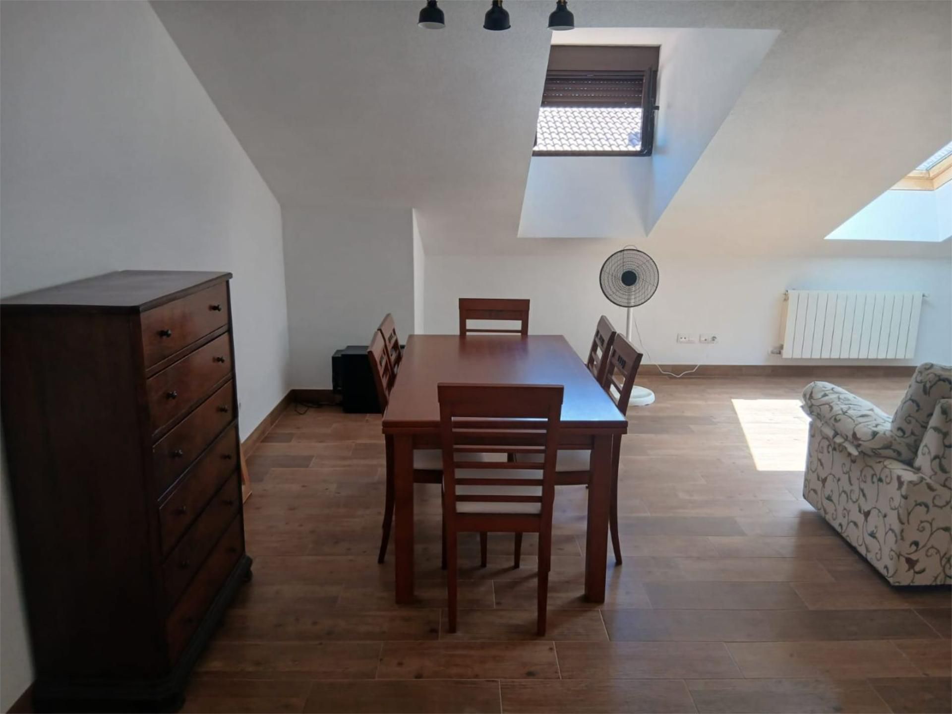 Esszimmer von Wohnung miete in Riaza mit Heizung, Privatgarten und Möbliert