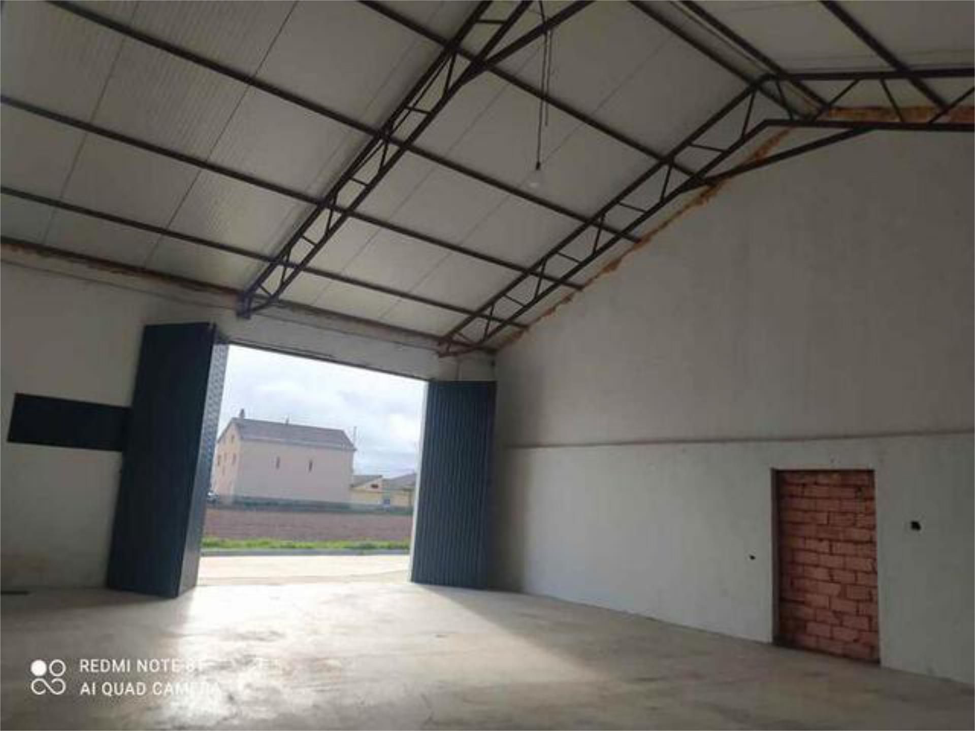 Industrial buildings to rent in Castellanos de Villiquera