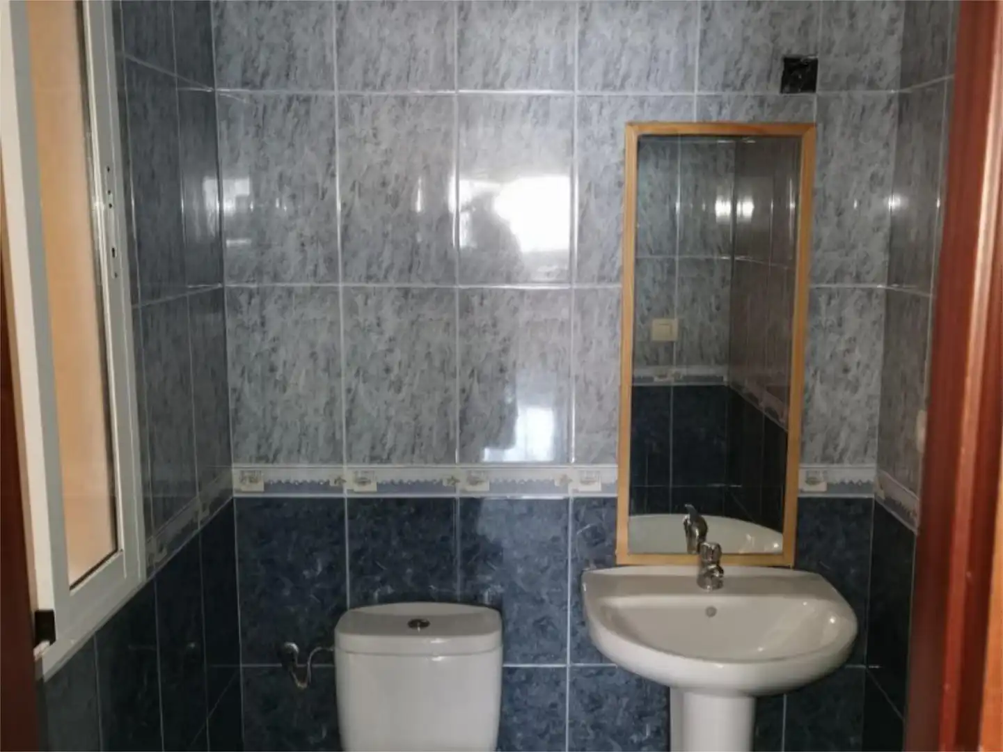 Bathroom of Commercial properties for rent in Churriana de la Vega  with Air Conditioner and Heating