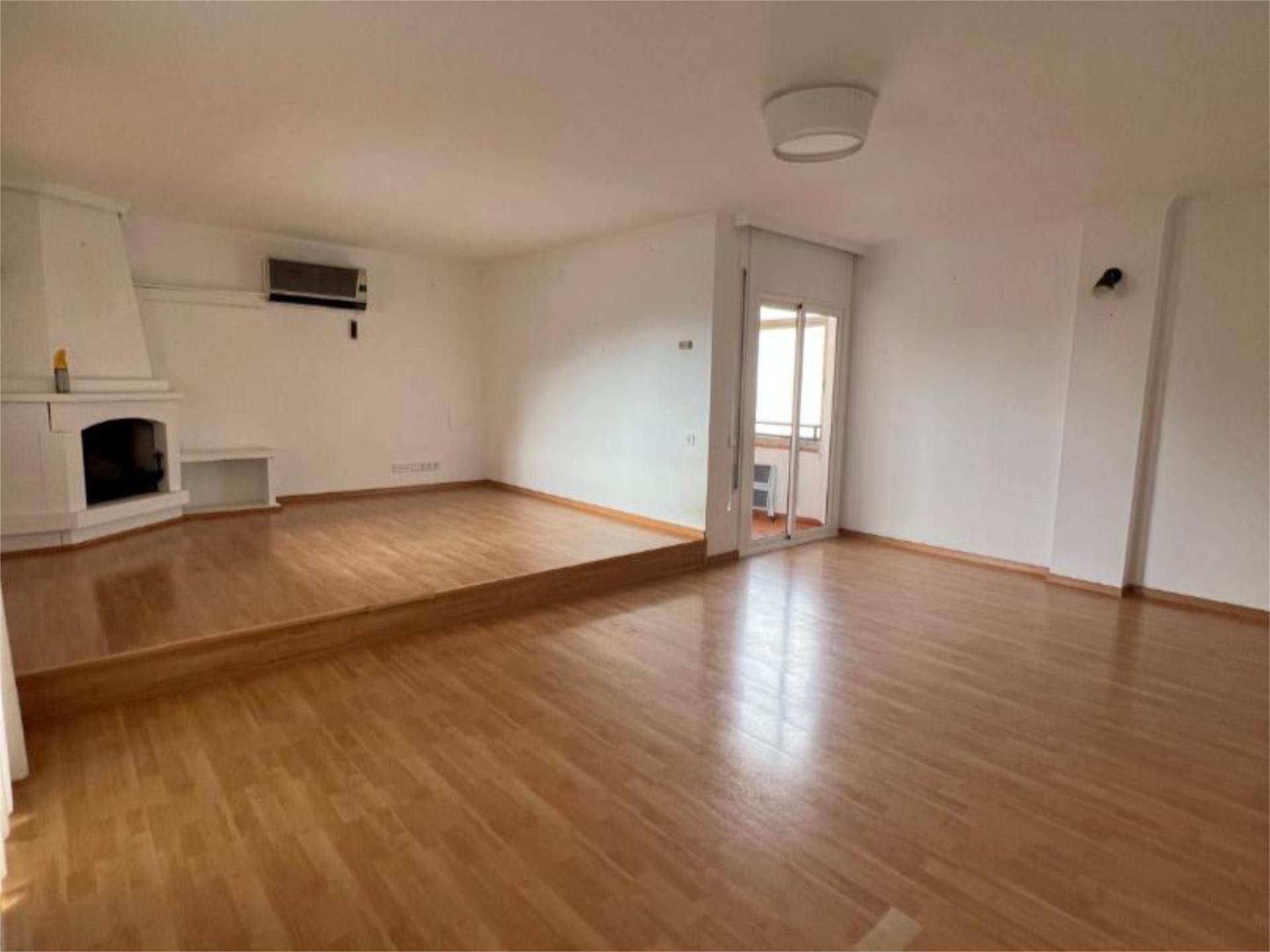 Sala d'estar de Pis en venda en Sant Andreu de Llavaneres amb Aire condicionat, Terrassa i Piscina