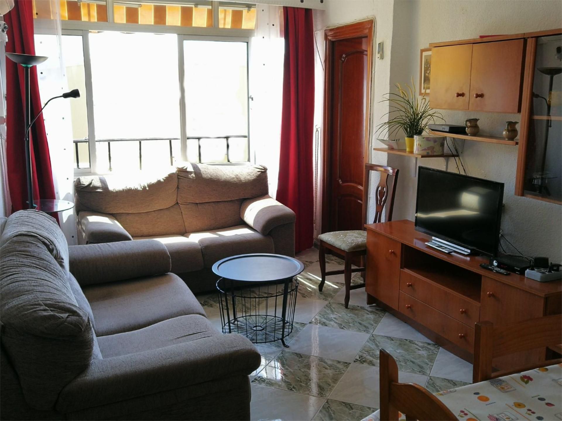 Living room of Flat to share in Málaga Capital  with Air Conditioner, Heating and Furnished